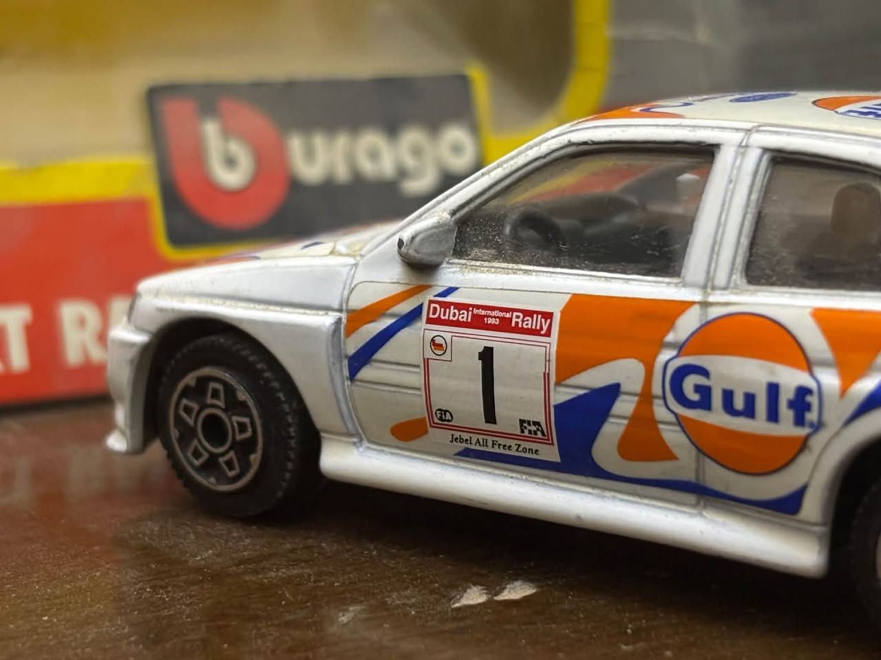 Ford Escort RS Cosworth

سيارة رالي الشهيرة في التسعينيات بتصميم رعاية شركة Gulf international Rally 1993 و شاركت في رالي دبي عام 1993 و تحمل الرقم 1 .

حجم 1:43

من شركة Burago صنع في إيطاليا 🇮🇹 

السعر 9 الف فقط 🔥 

تواصل على الرقم ***********
او على الخاص
