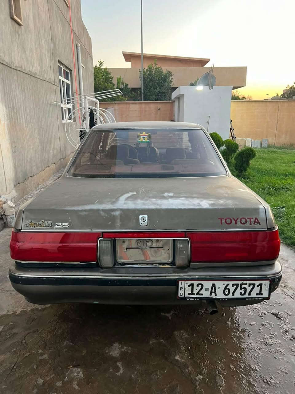 السلام عليكم سياره هارتوب مسجل للبيع موديل 91 سياره اوتماتيك كير محرك شرط تايرات داخلها حيل نضيف اتشغل وتمشي شرط التحويل مالها مباشر السنوية مالتها تنتهي ب 2029  السعر 35 ورقه ويرهم مراوس هم حسب القناعه شعندك نزل بالتعليقات الاستفسار تصال***********
