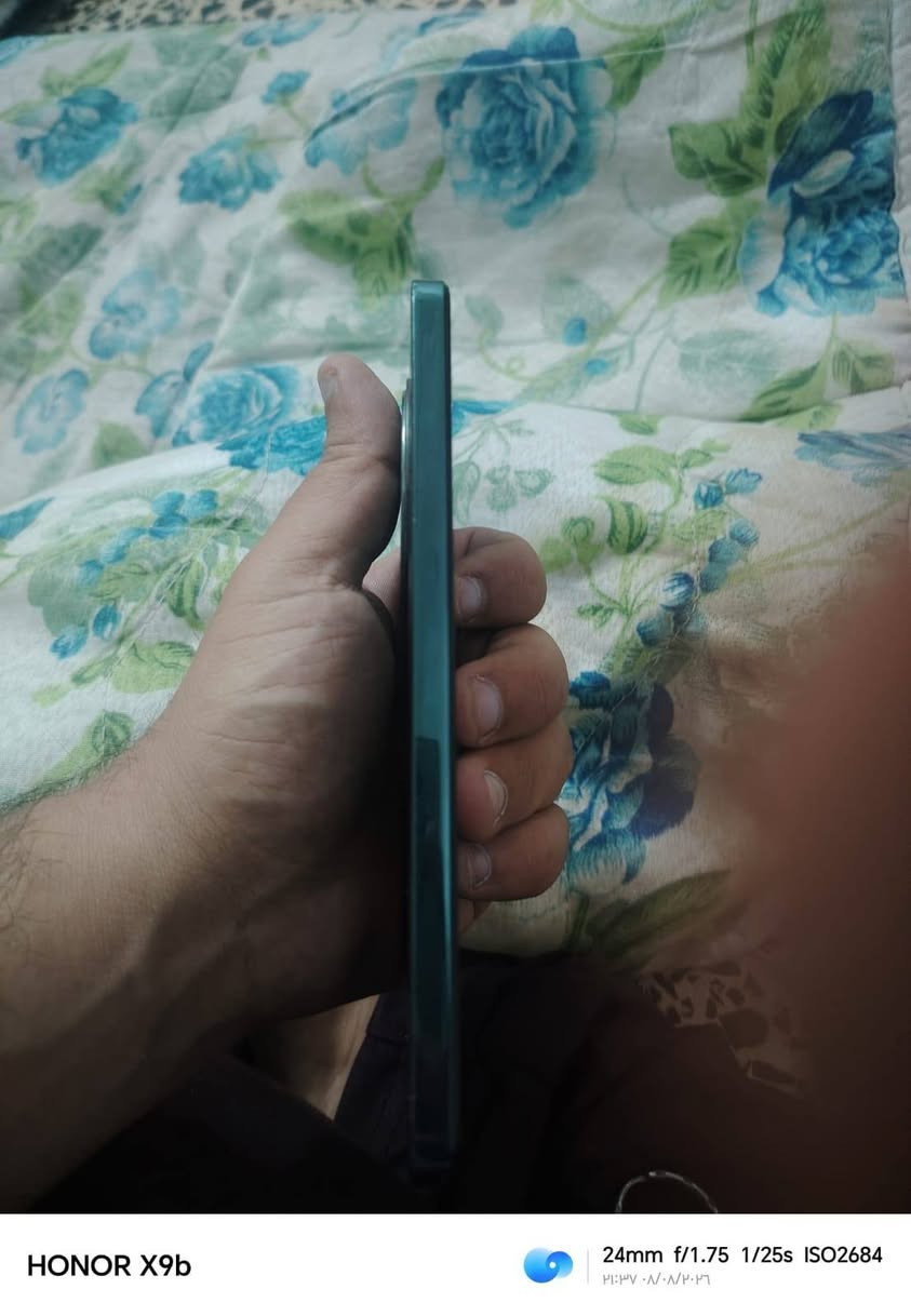تليفون نضيف مامفتوح بس بي هذه الكسر يم الكامره قيم بلي يرضه الله واخذه مكاني بغداد الكريعات ***********
