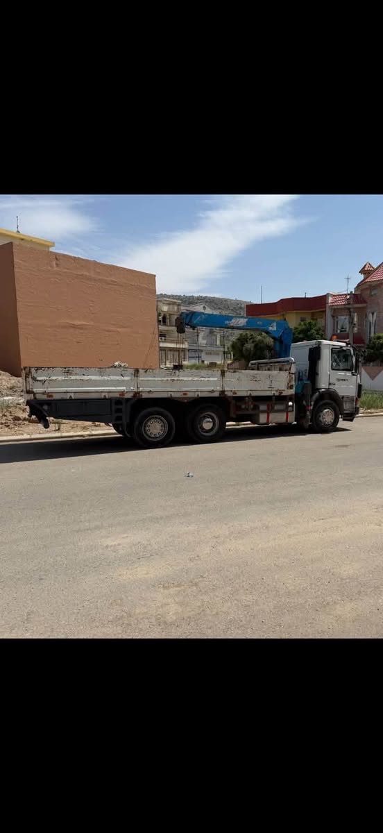 إسكانيا  موديل ١٩٩٥ كرماوي رقم دهوك سنويه كرين شرط التحويل وكافلة علم من صبخ ومحرك و كير وكين  بشرط البودي ٧ متر 
جهاز يونك ٢ سلايت ٥ طن على الشر من كسر او فطر او لحيم 
السعر ٢٦٠ و شويه مجال
*********** بيه واسأل
