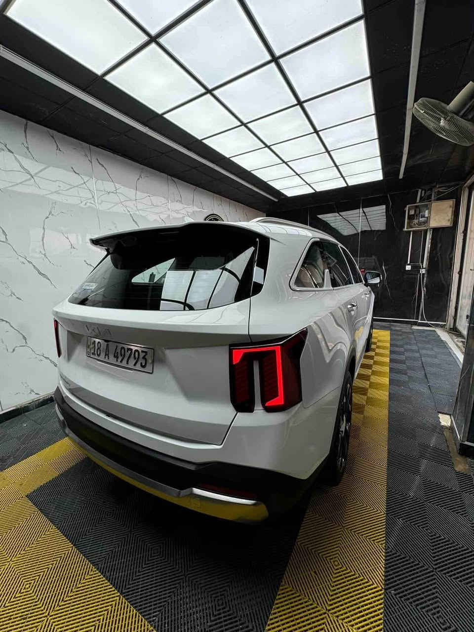 Kia sorento 2025 v6
السلام عليكم 

للبيع سورنتو موديل 2025 محرك v6 

السيارة رقم بابل بأسمي مكانهة بابل

مواصفات السيارة

محرك ٦ سلندر 

سقف بانوراما

٧ راكب  

كشنات كهرباء 

تشغيل عند بعد 

كامرتين 

تبريد ٣ قطع 

ويل 20 

بردات خلفية 

داتشو 

فول حساسات امامي خلفي 

مري شفط 

 السيارة عليهة نانو سيراميك بالكامل مقاوم للخدوش 
السيارة مكفولة بالكامل خليجي فقط رصعة صغيرة وممبينة اسفل باب الصدر 

السيارة معروضة للبيع مكانهة بالحلة 
ماشية 40 الف كيلو معروضة 310 

واتساب ***********  متوفر وكذلك الماسنجر  اي استفسار اني خادم
