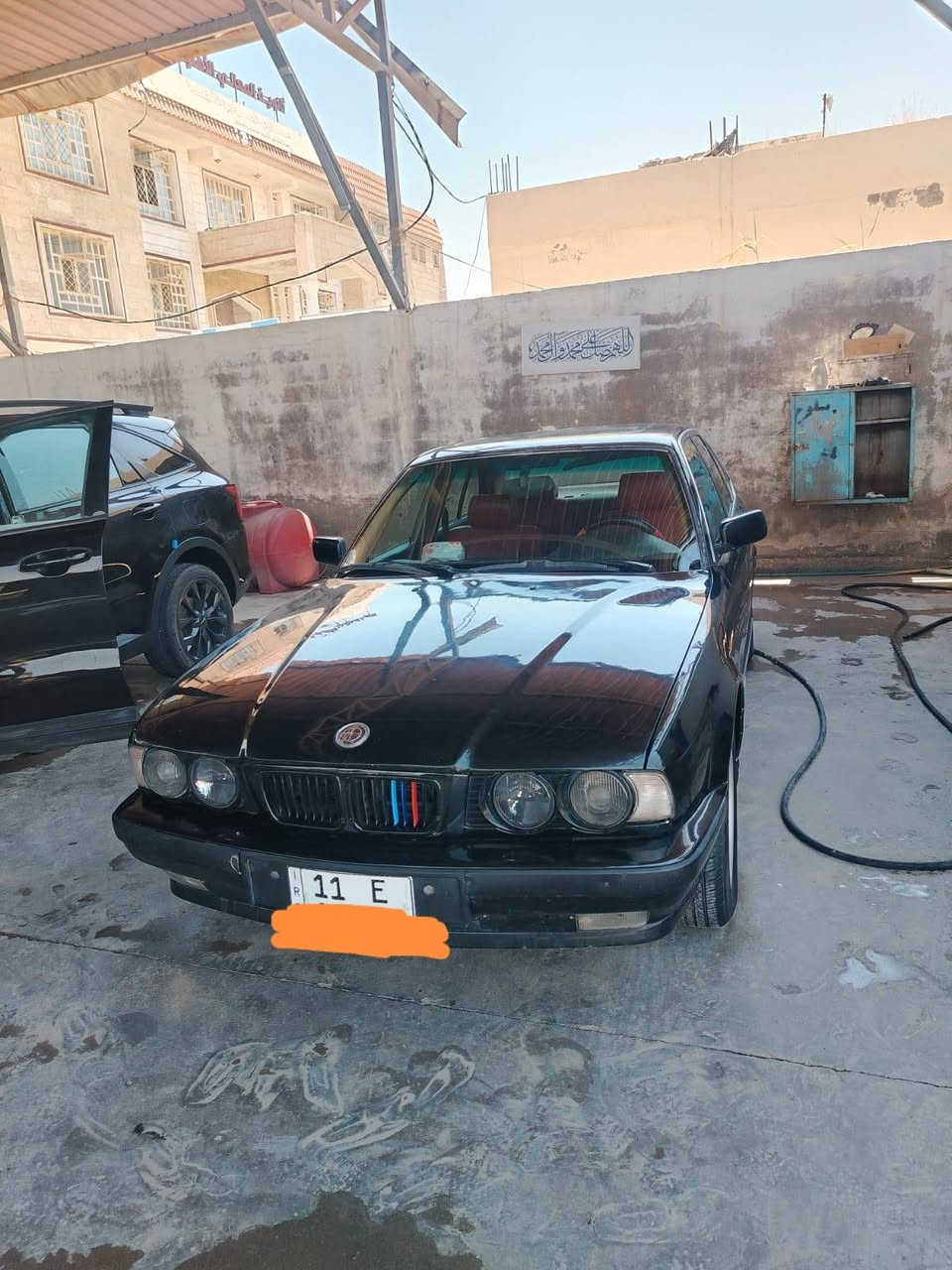 السلام عليكم
                                                                          BMW للبيع 
رقم بغداد الجديد والسنويه جديده بأسمنه
موديل ٩٤
السيارة نظيفه جدا ومكينه جديده وصبغ كامل فرن حراري قبل فترة صبغتها السيارة جاهزه من كلشي مكاني الديوانية 
للأستفسار ***********
