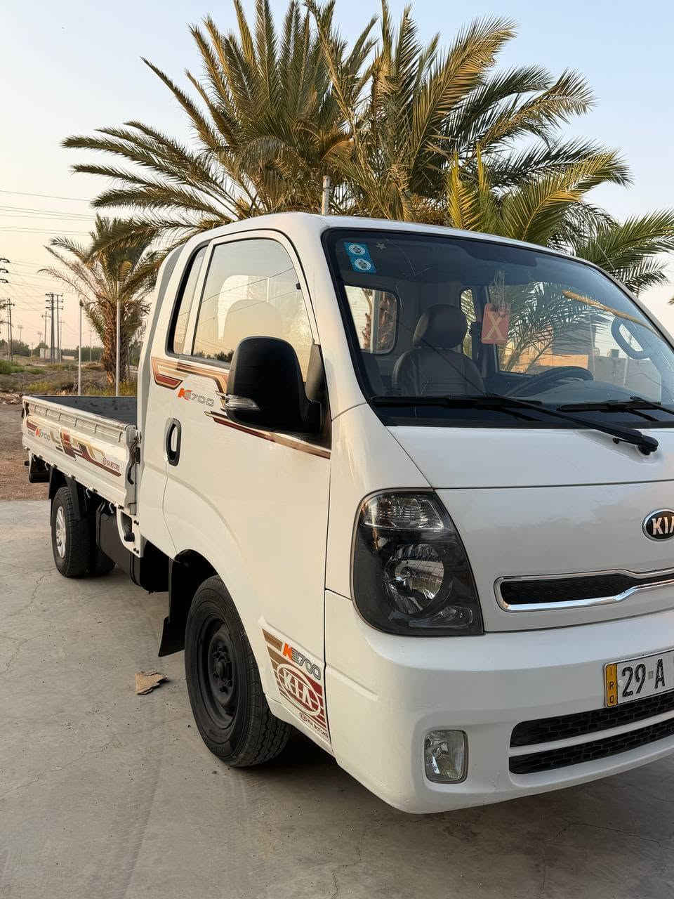 كيا موديل 19 سيارة جديده رقم واسط انگليزي لا ضربه ولا صبغ مكفولة ماعدى تكحيل بسيط بيهة وتبديل خطه سيارة جاهزة صدر هس توني مسوي مكينه مجفته ومكفولة من التنقيص كير مكفول واكسن رقم شاصي واضح تبريد تدفئه مال جناي برغي مانقصهة سيارة حيل جديده تجي وتشوف بعينك وشرط السونار تفحص وتقتنع وتشوف السونار الك يمي تحويل السيارة مصفره غرامات وضريبه مكاني كوت قضاء الحي ***********
