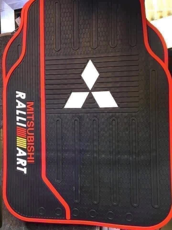 يتوفر لدينا غلاف دشبول مسيوبيشي للسيارات التاليه
🛑غلاف دشبول مسيوبيشي L200 بيكم حديث 

🛑غلاف دشبول مسيوبيشي باجيرو سبورت الشكل

🛑غلاف دشبول مسيوبيشي قرش 

🛑غلاف دشبول مسيوبيشي أوت لاندر من موديل ٢٠١١ إلى موديل ٢٠٢٥

🛑غلاف دشبول مسيوبيشي اسكس روفر

🛑مسيوبيشي باجيرو ٢٠٠٩ فما فوق 

 💵 سعر غلاف الدشبول ١٥ الف 

🛑يوجد نايلون كشن ضبابي ثخين علامة مسيوبيشي سعر التخم ٥ راكب ب ١٥ الف 

سعر ال ٧ راكب ب٢٠ الف 

🛑نفاضة چكاير داخل حديد ضوئيه علامة مسيوبيشي السعر ١٠ الاف 

🛑يوجد غلاف دوس كاربون فايبر سعر التخم ٤ قطع ب ١٠ الاف 

🛑حافضة بصمه لون ذهبي السعر ١٥ الاف 

🛑يوجد مصدات ابواب علامة مسيوبيشي سعر التخم٥ الاف 

🛑يوجد ارضيات بلاستك علامه مسيوبيشي اسود خط احمر مثل ما بل صوره سعر التخم ٢٥ الف 

🛑يوجد كفر ولف علامة مسيوبيشي ليزري  سعر التخم ٥ الاف 

🛑مداليه ذهبيه علامة مسيوبيشي السعر ٥ الاف 

🚚🚚يوجد لدينا خدمة توصيل لجميع انحاء العراق اجور التوصيل ٥ الاف 

للاستفسار خاص او على الرقم ***********

نص مكتوب في الصور:
- قفل حزام امان حديد يتلبس بي الحزام سعر الزوج ١٠. الاف
- جلاتين يده وليس نيكل يده باب