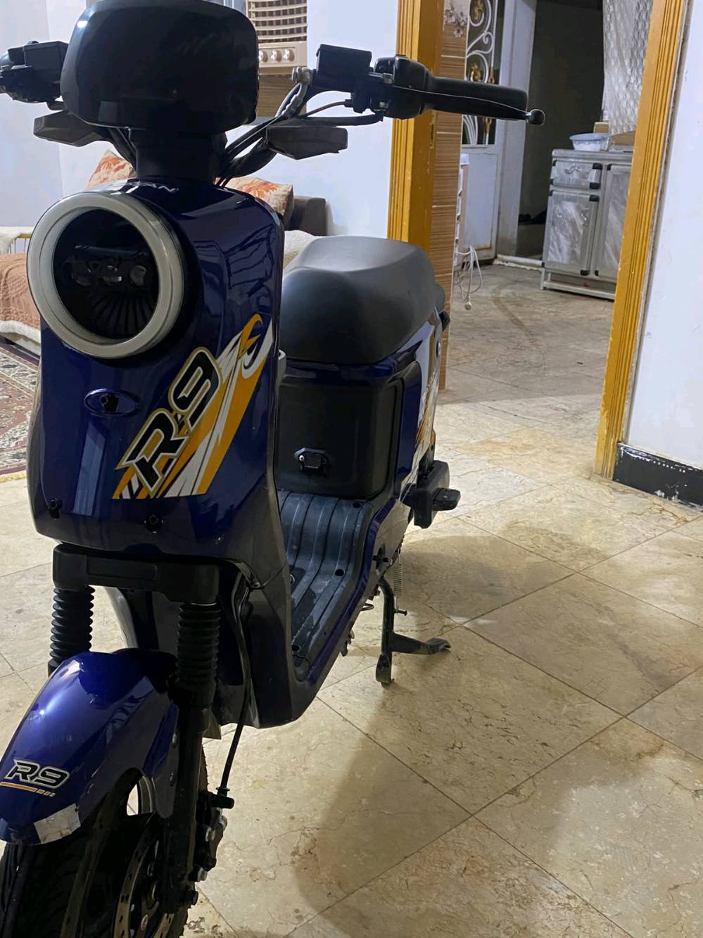 R9
5بطاريات
كهربائي كلهة شغالة
سعرهة 500 وبيهة مجال حك الجية
 مكاني النجف الاشرف