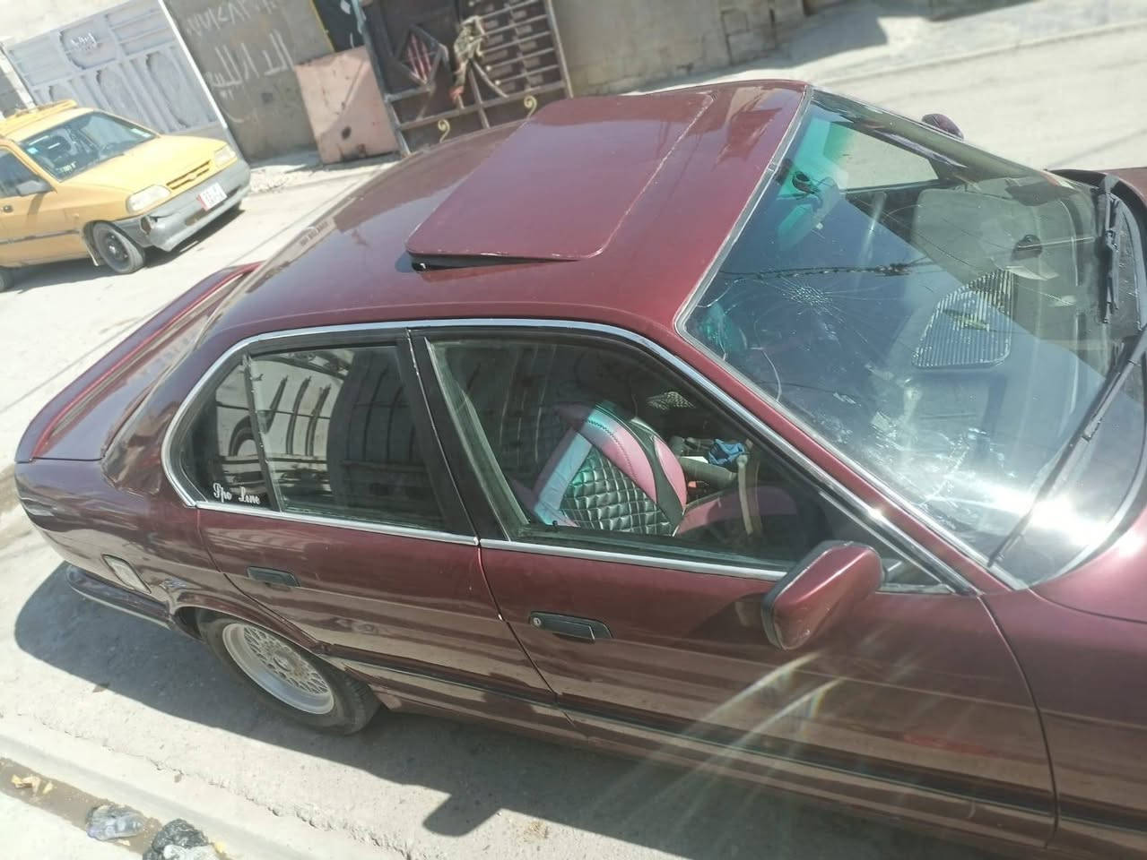 السلام عليكم BMW للبيع موديل 90 شرط التحويل  السياره جاهزه تخم تاير گير مكينه مكفولات صدر جديد كهربائيات كلها شغاله غرفه حلوه السياره بدون ضربه مال جناي السعر 48 وبيها مجال عنواني الناصريه قلعه سكر ‏‪***********‬‏

