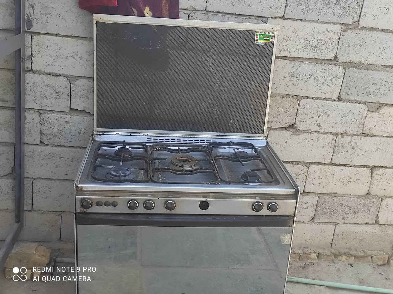 طباخ كريازي شغال على الفحص سعره 130وبيه مجال مكانه الديوانية مركز رقم هاتف***********
