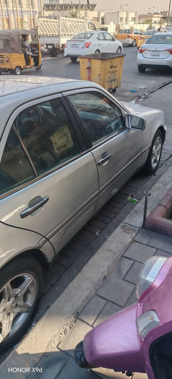 مارسيدس بيبي شبح اصل محرك خراطيم بلاد لون سلفر بغداد موديل ١٩٩٧ اذامراوس السياره بسمي الأتصال ***********
