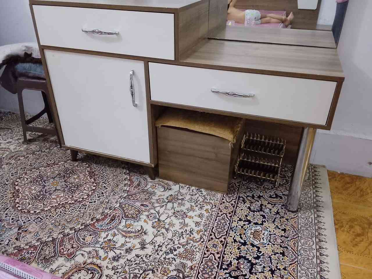 غرفة نوم تركية • نضيفه • درجة أولى