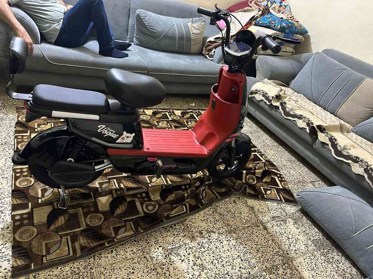 سلام  عليكم دراجه شحن حجم ١٤ 
دراجه جديده معنه الكلمه امانه الله 
وقبل شهر بدلت بطارياته ٣ سرع السعر ٢٢٥
رقم الهاتف ***********

