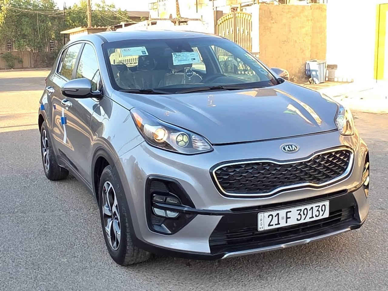سبورتج 2020مواصفات نص فول وارد أمريكي كفاله من الصبغ بيها مكانين بارد وسونار مرفق سياره مكفوله من الحادث جديده بمعنه الكلمه كفاله عامة وكهرباىيات على وضع شركة ماشية 66الف حقيقي سياره جاهزه من كلش رقم سليمانية دولي وبسمي تحويل وكاله ثانيوم السعر144 وبيها مجال بصيط العنوان بغداد رصافة لاستفسار***********
