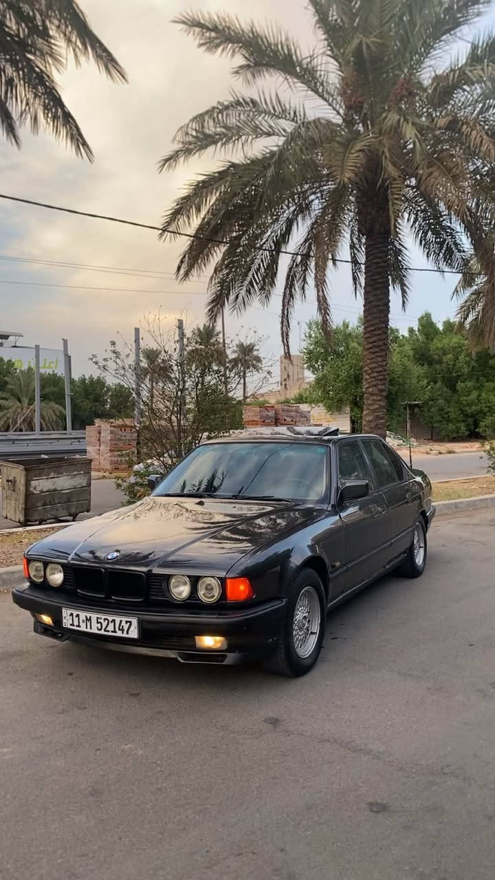 للبيع BMW 735 
موديل ٩٢ رقم بغداد الانكليزي باسمي تحويل مباشر هزه جديده 
محرك كير شغاله ١٠٠/١٠٠ 
حداديه جديده امامي خلفي 
تبريد شغال ثلج 
موصفات 
دبل ايرباك دبل كمبيوتر دبل جام 
سلايد رووف طكيتن
بجم عريض  
داخل مخمل جديد 
بطاين سود صاج ملكي ابو الخط 
ترايش لمتد 
سكليتر كهرباء  
لايت زنون  
برده خلفيه 
ويل خليه اصلي وتخم تاير جديد 
سياره جديده. بمعنى الكلمه وعليها ادامه كامله مال جناي بدون اي نقص 
مصبوغه عام للجماليه بدون اي ضربه ولا خايس 
السعر 63$ 
للاستفسار الاتصال على الرقم ***********
مكاني السيديه حي الاعلام
