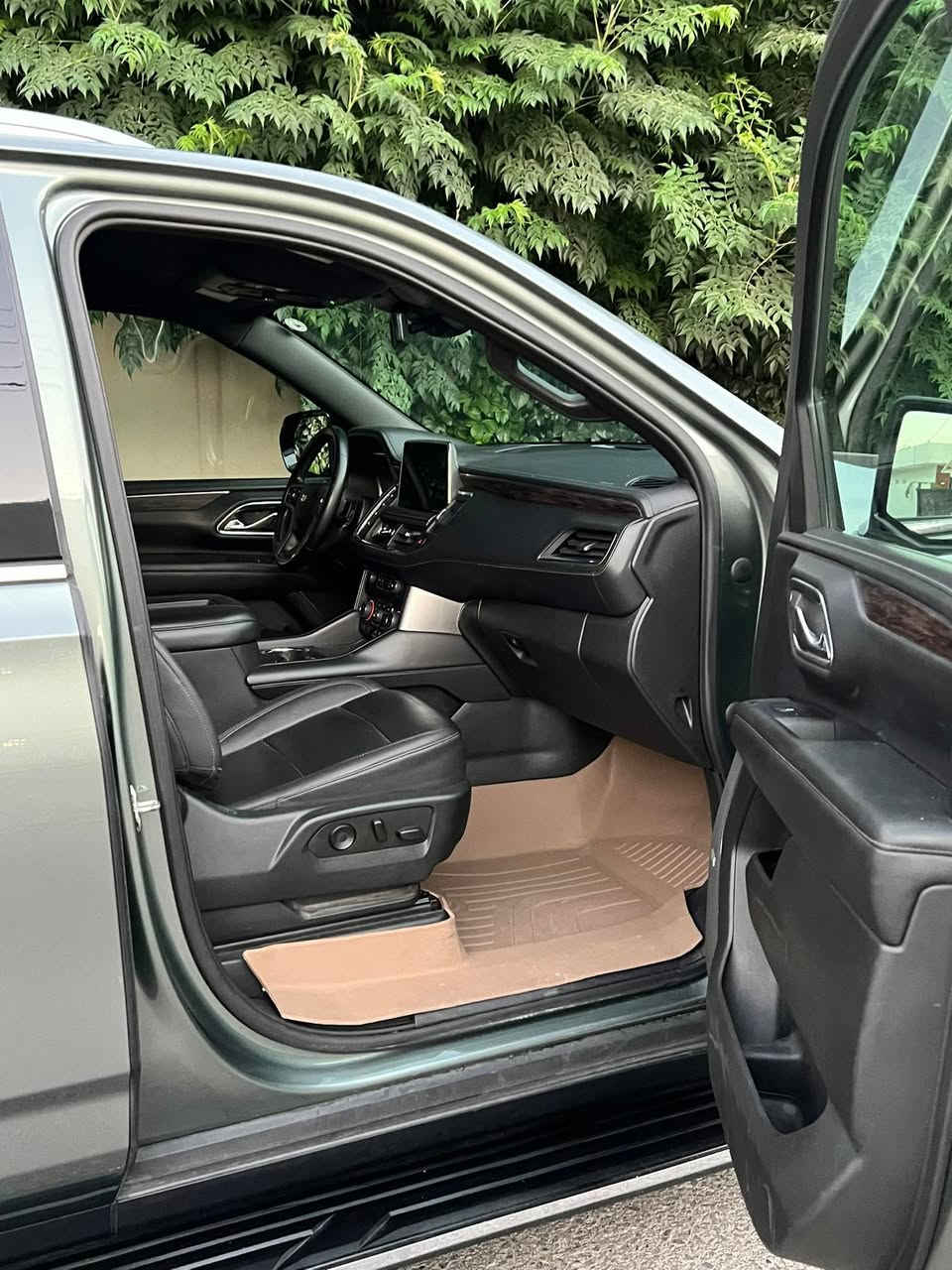 Chevrolet Tahoe 2023 LT
تاهو ٢٠٢٣ 
مواسه فات LT
كوشن جلد 
كوشن كاره با
كوشن هيته ر
شا شه گه وره
به صمه
دوو به صمه ي بيلاد
ده ر گه به صمه
سي ريز كوشن
حاسه
كاميره
سنوق شه فت
راداري پيشه وه
ته بريد مه ركه زي
٨٧ هه زار رويشتوه
گيرو مه كينه ي به شه رت نه كراوه ته وه
دوو پارچه ي بوياخه
بي ناو گرتن بي ارباك
به ناوي خومه وه يه
سه نه وي تازه يه
شوين سليماني
*********** what’s app
