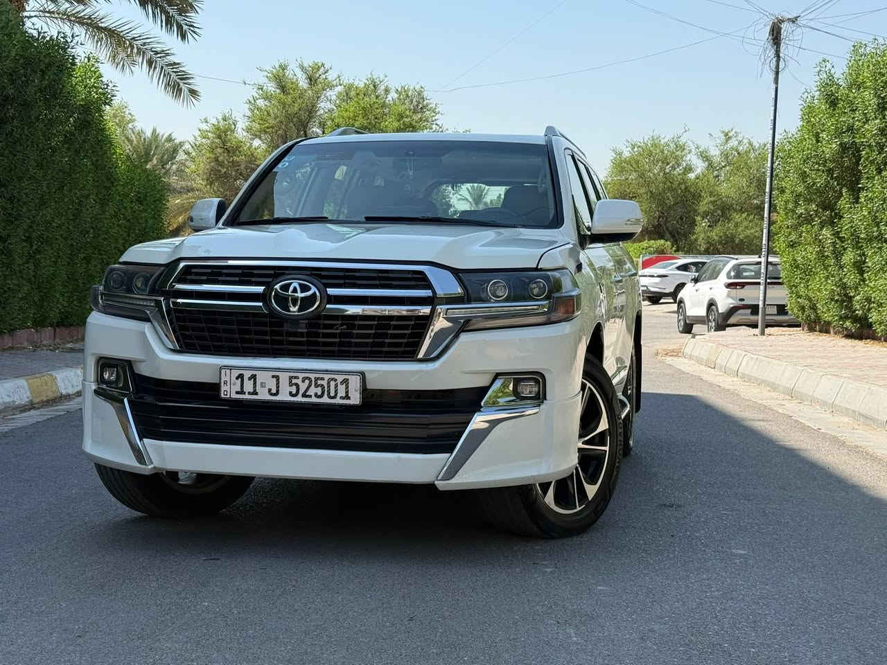 لاندكروز موديل 2021 خليجي  
مكينه 8  
بيها مكانات صبغ ابيع عام كفاله من الدواخل  فووول مواصفات شادات خلفيه كير محرك كفاله تخم تاير جديد صدر امامي خلفي جديد رقم بغداد بسمي  مكاني بغداد للستفسار  *********** السعر 335 $
