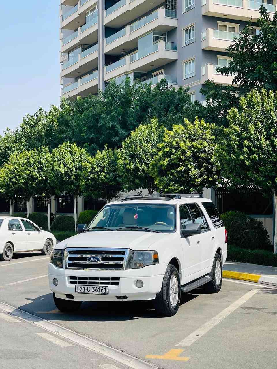 ***********
***********

فۆرد ئێکسپدەیشن 2013 
مواسەفات XLT فول - سڵاید -کوشن کارەبا 
ناوزەرد - 4X4 - تەبرید مەرکەزی -سێ ریز کوشن 
ئاوێنە کارەبا و هیتەر -پایدەر کارەبا -شاشە و کامێرا 
توڵی سەقف سێ پارچە - لایت عەدەسە و زینۆن
سەیارەکە زۆر پاک و بێ مەسرەفە سەیارەی خۆمانە تەنها دوو دەستی کردووە هەردوو سویچی شەریکەی لەگەڵ ماوە سپێری دانەبەزیوە کامل سێرڤسی کراوە و لە هیچی نەقس نیە زۆر بە پاکی راگیراوە و خزمەت کراوە هەمووی گیانی تازەیە بە نسبەت بۆیاخ 
تەنها پارچە و نیوێکی لەسەر شوخت بۆیاخە
 بێ ناوگرت دەرگای دوای سایەق لەگەل دەرگای دوای سەکن نیوەی سەنەوی و هەزەی تازەیە  پاتری و رۆن و بانس هایدرۆلیکی گێر و فیت پەمپ و نۆزلی تازە گۆراوە کامل بە مەعنای کەلیمە سیرڤسمان کردوە 
نرخی ١٤٢ گەڵا
لە سلێمانیم 
***********
*********** السليمانية, العراق
