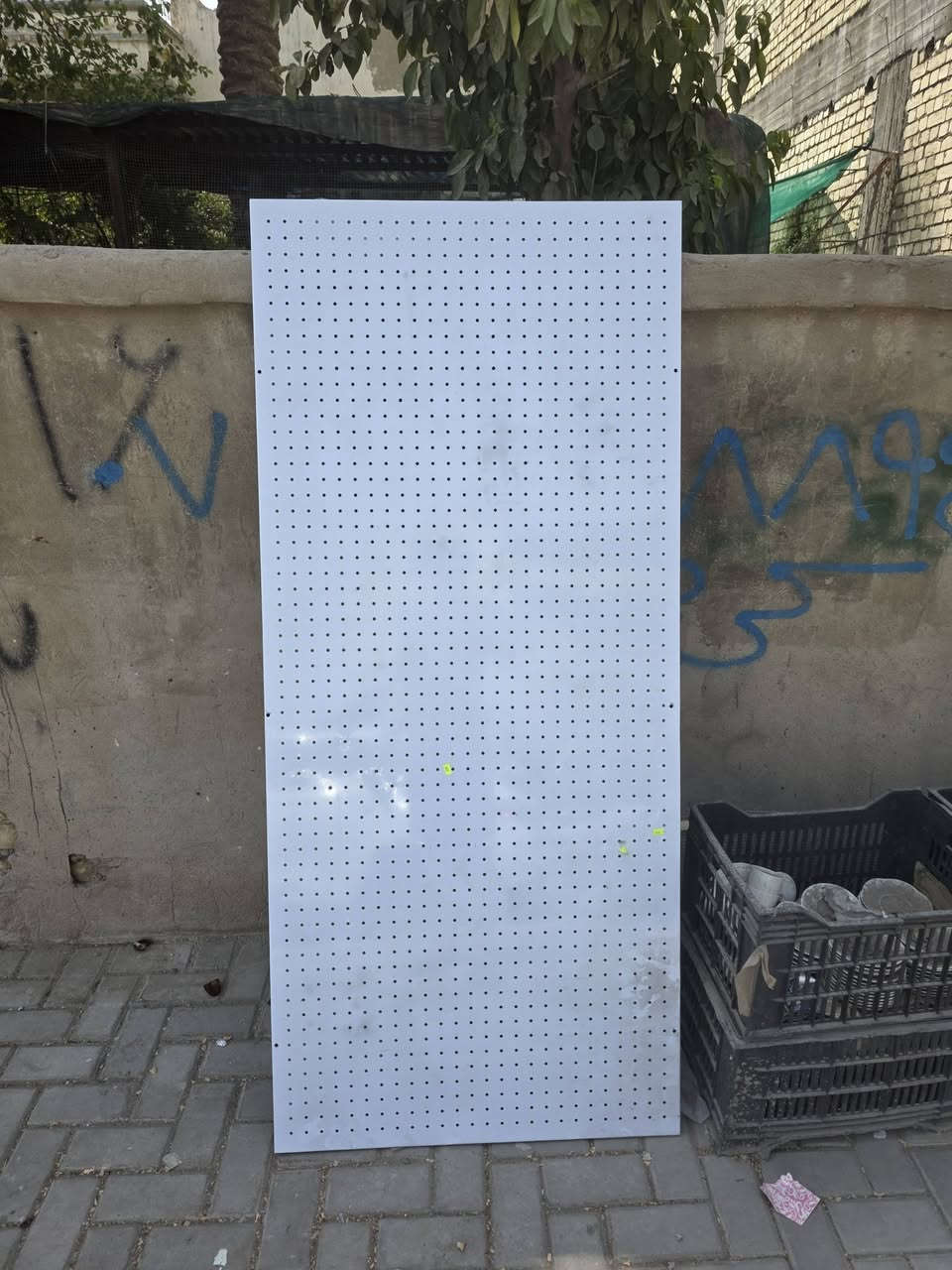 سلام عليكم عندي رفوف للبيع تعليك وسفينه 
الرفوف ٥ سراوات ٦ مترات
والسفينه ٣ سراوات ٣ مترات و ٦٠
كل رف ١٢٠ سم
استخدامهن شهرين فقط بعد كلش جديدات سعر تواصل ع رقم
***********
