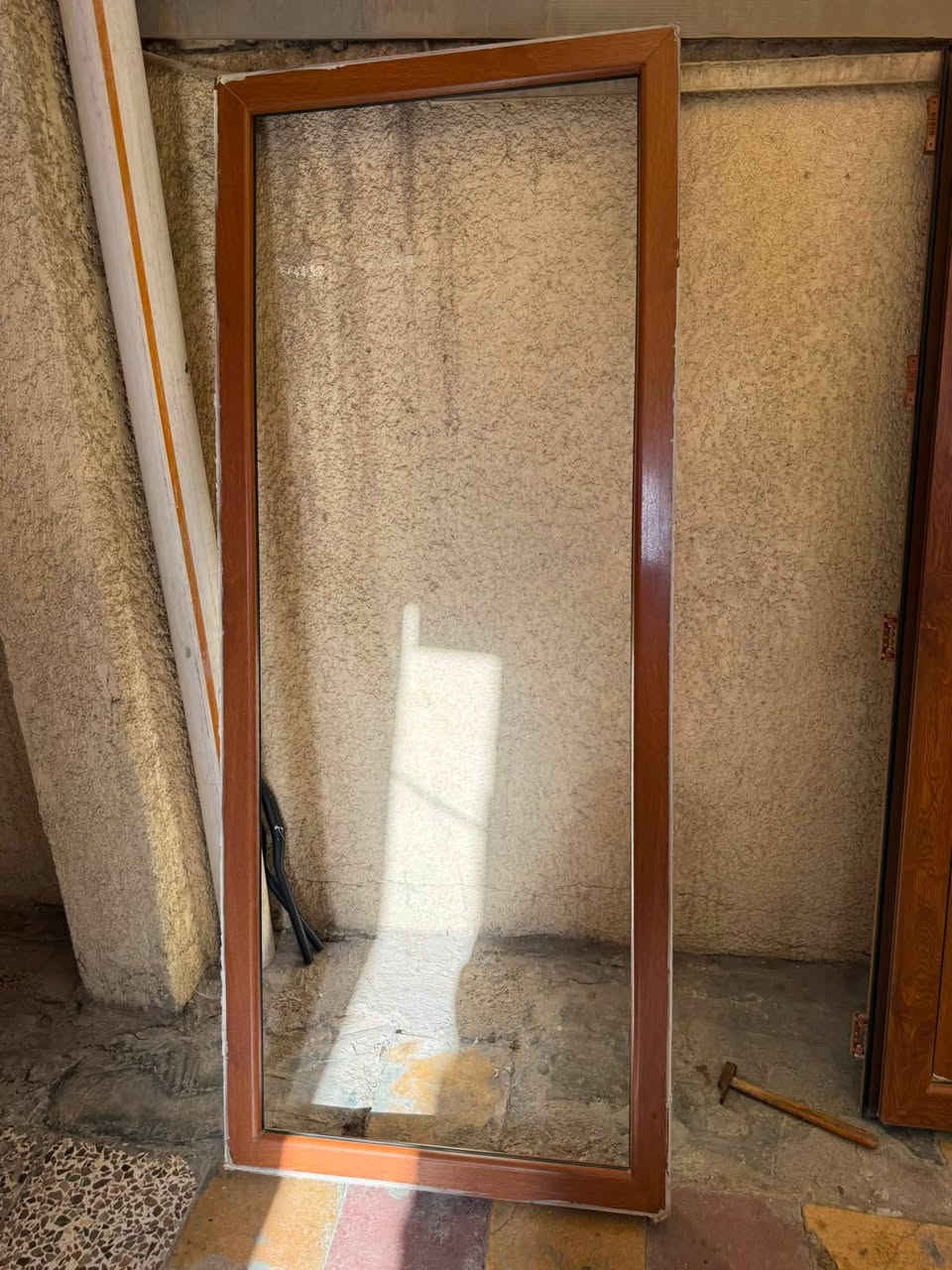 باب المنيوم لون صاجي ارتفاع 187عرض 77باب مع جرجوبه جديد ممان بغداد حي الاعلام شارع المستوصف ***********سعره 180الف
