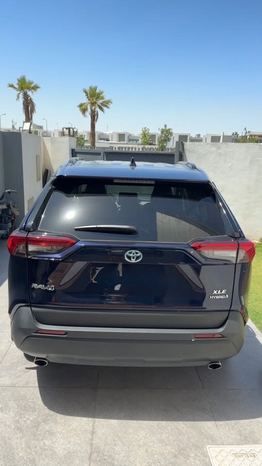 2024 TOYOTA .RAV4.  XLE 🇯🇵

                السيارة فول موصفات 1/1

حجم المحرك 4 سلندر (2.5L) هايبرد 🔋 
مواصفات XLE :
فتحة السقف ( سيلايت ) 
بصمة تشغيل 
صندوق كهربائي 
رادار أمامي
تحديد مسار
تدفئة كشنات 
كراسي تحكم كهرباء
تدفئة استيرن 
رادار جانبي (نقاط عمياء)
رادار خلفي
اوتو ستارت (Auto start)
اوتو ستوب(Auto Stop)
هاند بريك بصمة
اوتو هولد(Auto Hold)
تحكم وضعيات القيادة ECO,NORMAL,SPORT
مانع انزلاق+ABS
حساسات خلفية+كاميرا
تحكمات استيرن
اشاير بالمري 
لايتات زينون و عدسه 
بلاكتور زينون 
تبريد قطعتين 
وبقية مواصفات XLE المعروفة
السيارة ماشيه :  (22 ميل الف)
الضرر فقط بنيد و جاملغ امامي 
عليها نانو  ضمان 3 سنوات
  وارد امريكي  دخول جديد 

مرقم اربيل  تحويل مباشر 
 
مكان السيارة / بغداد البدور و اليرموك
***********
