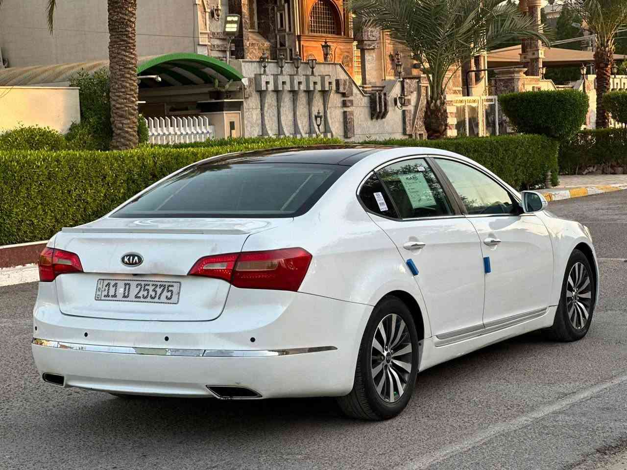 السلام عليكم ورحمه الله وبركاته.                              كادنزا خليجي فول مواصفات.  للبيع فقط نقدا.                                         6/سلندر 3500.       فتحه سقف    بانوراما.   كشنات جلد. كشنات كهرباء جهتين.  برده خلفيه. حساسات  كامره.    شاشه ايباد    مرايات شفط.    ليد داخلي.  اشاره ترحيب    تبريد قطعتين. وبعد بيها هواي مواصفات يعني معروفه مواصفات الفول مكفولة  كير مكينة صدر تخم تاير كله جديد مابيها اي نقص رقم بغداد الإنكليزي الجديد بسمي سنويه 32.  العنوان بغداد الإتصال على الرقم ***********
