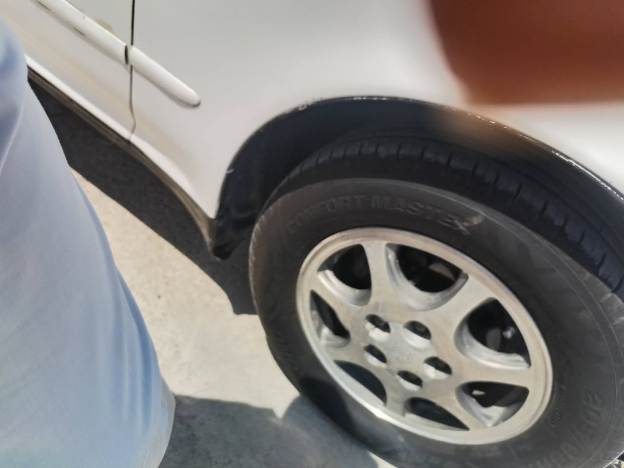 سلام عليكم
سياره مارك نفخ بدون صبغ مكينه ونجي تخم تاير جديد تبريد ثلج  شرط صدر امامي وخلفي رقم جديد بغداد وباسمي رقم الهاتف
*********** واتساب
