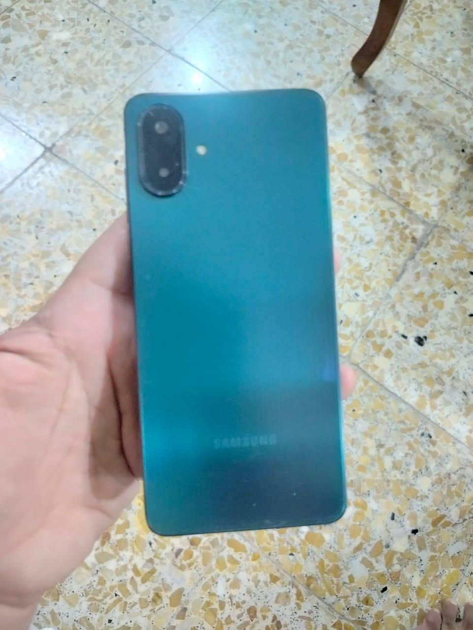للبيع: سامسونج Samsung  Galaxy (A07) (لون أخضر تركوازي) 🔥
الأداء والاستخدام: ممتاز جداً للاستخدام اليومي، التصفح، والتطبيقات وسلس بتشغيل الألعاب والأعمال اليومية مع استقرار ممتاز بالبطارية.

المواصفات: شاشة كبيرة مريحة للعين | كاميرا خلفية مزدوجة تصويرها ممتاز | بطارية ضخمة تدوم وياك يوم كامل.

الحالة: شغال 100% وبدون أي عيب، الشاشة نظيفة جداً 

.........بدون ملحقات........

💰 السعر: [130] وبي مجال للجادين
📍 المكان: حلة / هاشمية
📞 التواصل: خاص / ***********
