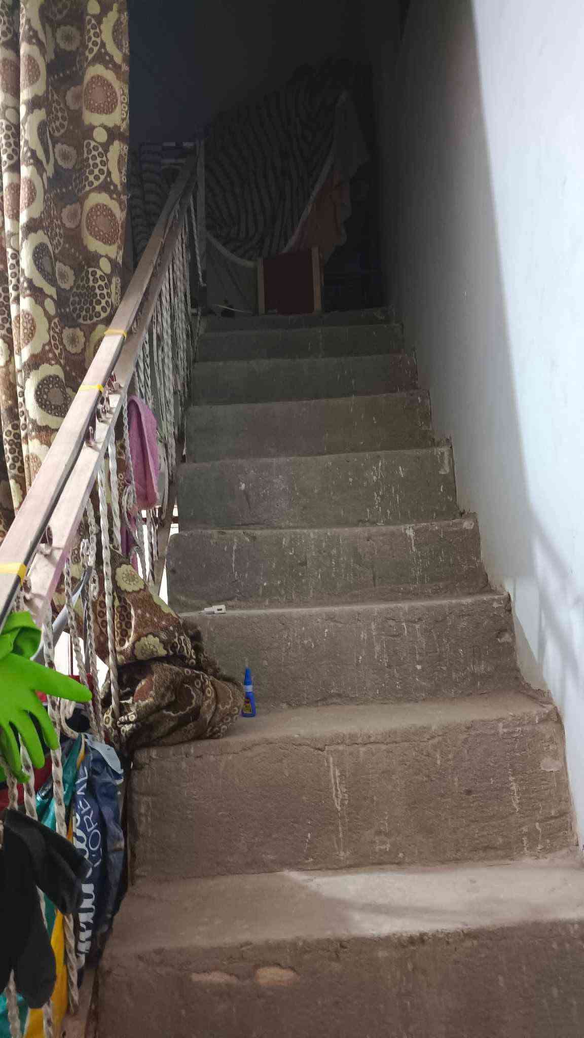 🏠 *بيت زراعي للبيع*
📍 *العنوان: الدجين - على شارعين*

*📐 المساحة:* 190 متر
*💰 السعر:* 51 مليون

*🏗️ نوع البناء:*
فرمستون - عگادة - شيلمان
الواجهة ملبوخة لباخة نظيفة وحلوة
البيت كله سيراميك مرتب
الصبغ نظيف ومرتب وجاهز للسكن مباشرة

*📋 التفاصيل الداخلية:*
✔️ غرفتين نوم
✔️ استقبال
✔️ ديوانية
✔️ مطبخ
✔️ صحيات داخلية
✔️ طارمة

*✨ المميزات:*
يوجد مساحات متروكة فارغة داخل البيت:
- ترك عبارة عن ممر كبير وطويل
- ترك خلف احد الغرف
(تصلح حديقة - بناء ملحق - كراج)

*📌 الموقع بالضبط:*
الدجين صاير على شارعين:
1- شارع مديرية الكهرباء الجديدة الي امام الكراج
2- شارع الروضة خلف جماعة البالات الي يبيعون كنتورات واثاث

للاستفسار ---
واتساب ***********
اتصال ***********
