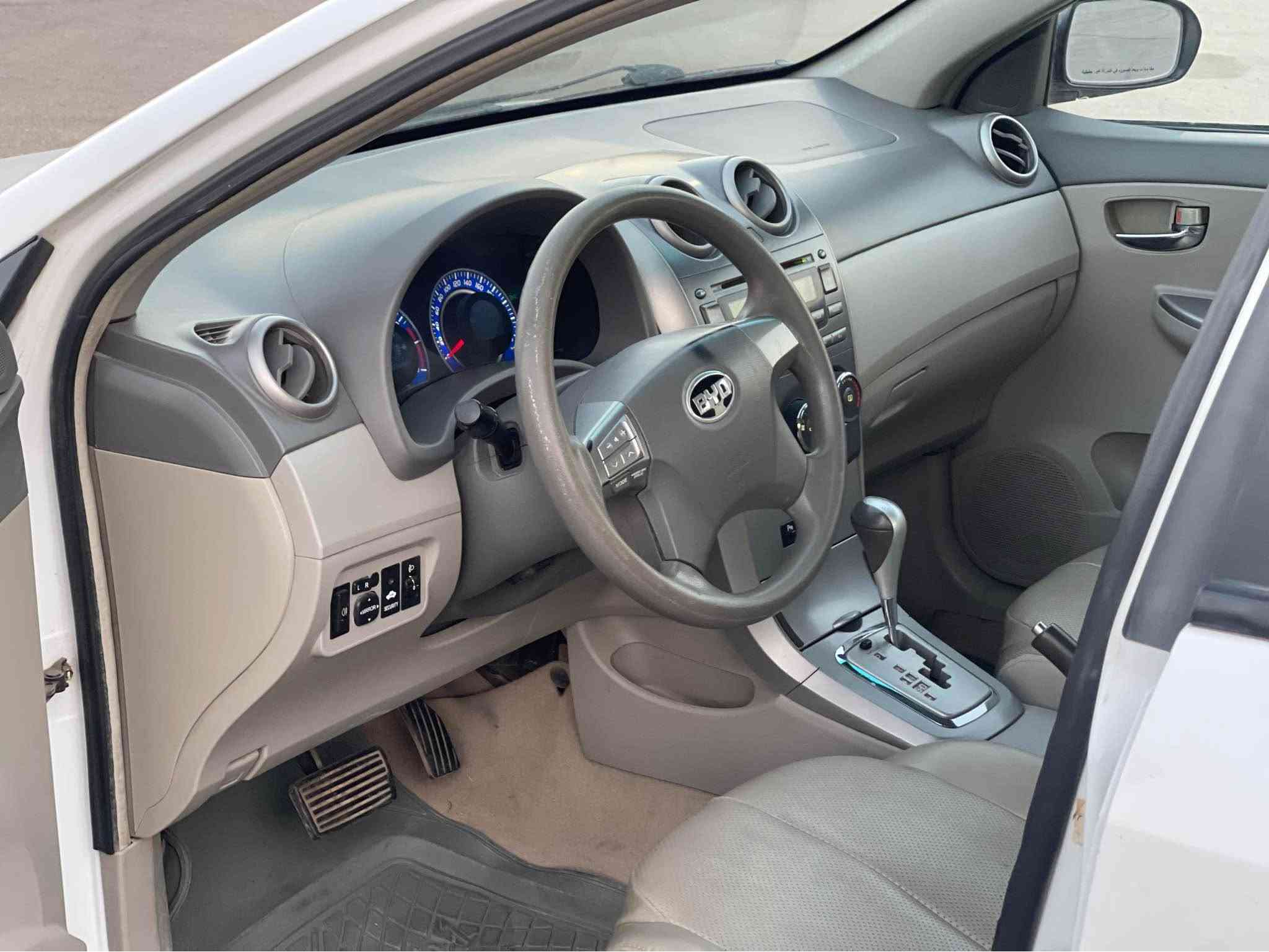 جۆری ئۆتۆمبێل: [byd]
• مۆدێل: [٢٠١٤]
• مواسەفات:[فول مواسەفات]
• ڕۆشتن:[١٢٠ هەزار کم]
• مەکینە و گێڕ: [بەشەرت نەکراوەتەوە]
• بۆیاخ: [بێ بۆیاخە زۆر جوانە هەیکەلی]
• سەنەوی:[بەسەرچووە]
ژمارەی مۆبایل: [***********] السليمانية, العراق
