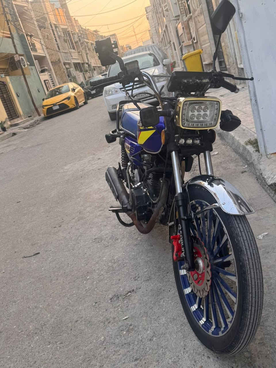 سلام عليكم دراجه ايراني موديل٢٠٢٤ نضيفه حيل مكينه لا مفتوحه ولا شي نفس الي بل صوره سلف هندر شغاله نقصها كفر صفح وستان تعليك اوراق موجوده مو كلك مكاني بغداد حي البساتين 
600بيها مجال ***********
