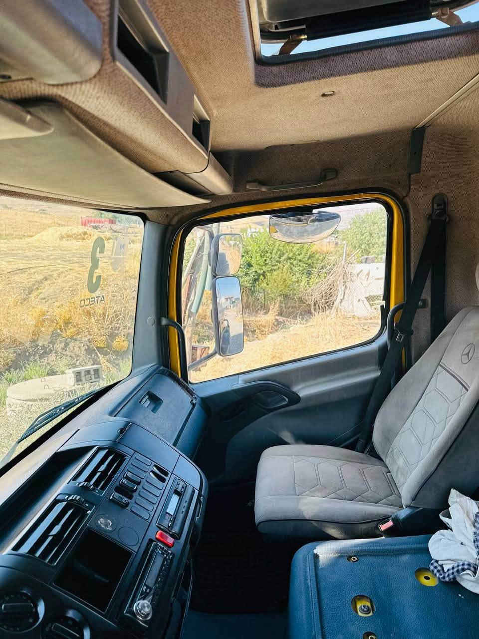 بەناوی خوای گەورە
***********
***********
ئەتیکۆ تەنکەر
2003
815چوار بستۆن
6برغو
6تایەی  تازەیە
گێڕ و مەکینەی بەشەرت
سەنەوی تازەیە
کامل سۆندەو مۆلیدەی حازرە
1درگای بۆیاخە
سەیارەکە مەزبووتە بچۆ بۆ ئیش یەکسەر
…………………..

بسم الله الرحمن الرحيم

***********
***********
أتيكو تانكر
موديل 2003
815 أربع بستون
6 برغو
6 تايرات جديدة
الكير والمكينة على الشرط
السناوي جديد
كامل سند ومولدة حاضرة
باب واحد صبغ بدون دةواخل
السيارة قوية وجاهزة للشغل فوراً
