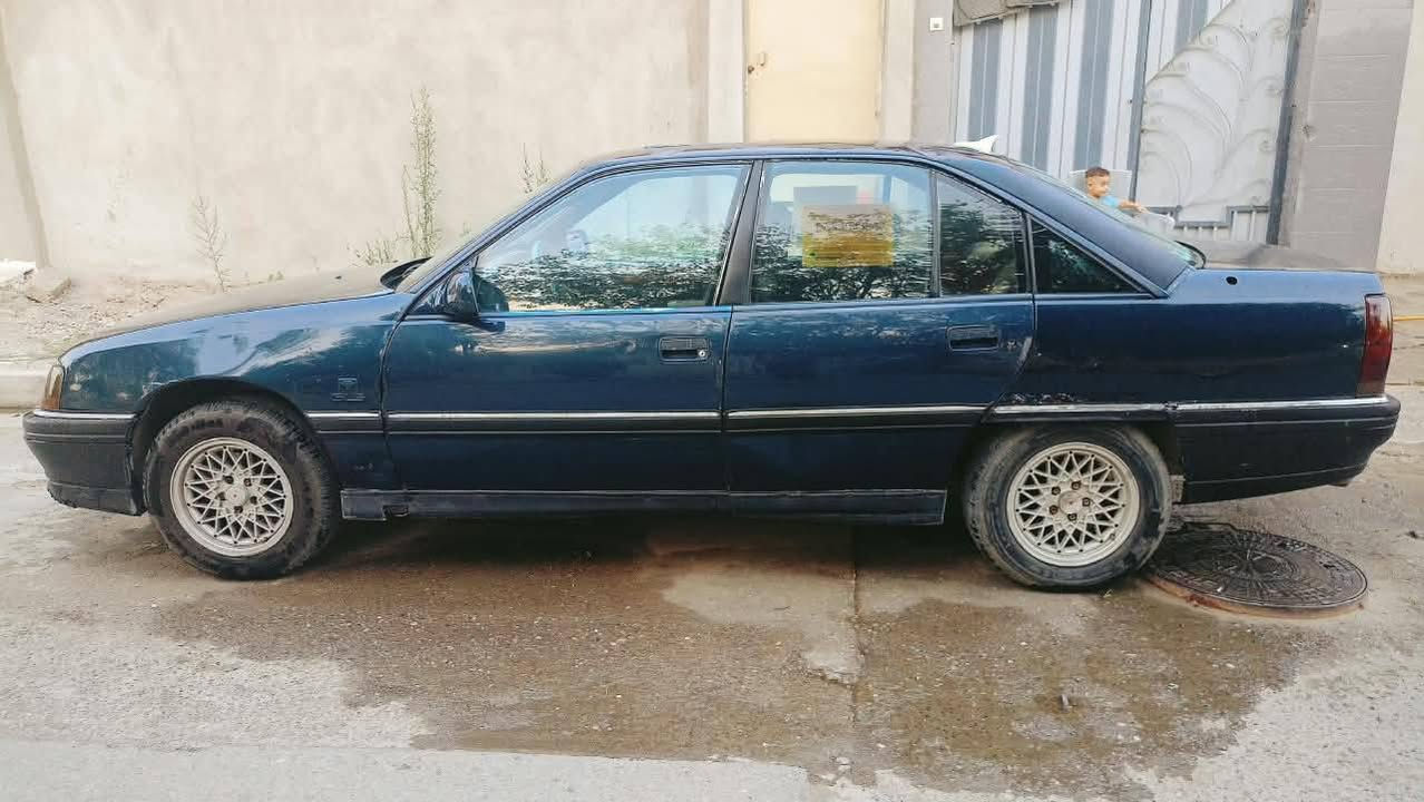 السلام عليكم اوميكة للبيع محرك 26 كير مكينة شرط غرامات عليها 100 عل مشتري سيارة جهازة سعرها 24 وبيها مجال موصل الايسر حي سومر ***********

