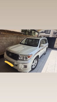 لاندكروز GXR • ٢٠١٣ • ١٤٥ الف