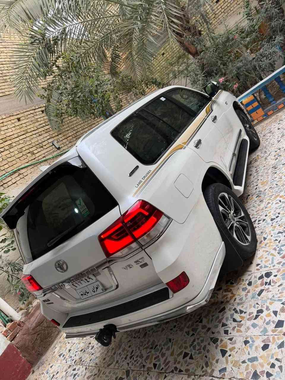 لاندكروز VX-S 2017 اوربي گاز  ماشيه 130KM  فول مواصفات مكفوله كفاله عامه لاصبغ ولا ضربه ولا بارد بس قبل أسبوع صار بيها بي دي آر صبعين سحب الفحص موجود بالصور تبريد ثلج  مكينه خليجيه جاهزه من كلشي تبريد تدفئة كشنات + ستيرن 5 كاميرات رادارات حساسات معروفه مواصفات VX-S مكاني البصرة *********** السعر 420 بيع او مراوس
