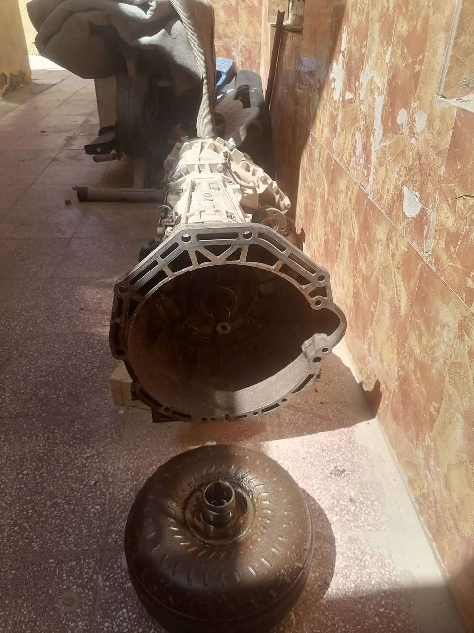 السلام عليكم
عندي كير موهافي ٢٠٠٩ فور ويل
عطله الجوزه الثالثه و الرابعه جان مشدود على سيارتي وبدلته
الفور ويل شغال
الظفيره الداخليه نظيفه
التورباين نظيف
للبيع  *********** ميسان المشرح
