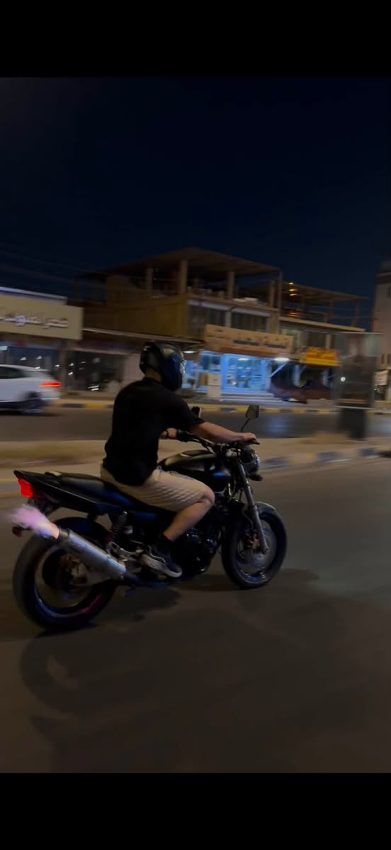 سلام عليكم للبيع cb400 سيبي فور 
جيل ثاني 16 ولف مرقمه مشروع وطني يعني بكل المحافظات تداور سنويه مغلفه ppf يم عمر الوشام دراجه حيل نشطه مابيها اي نقص والمكينه حيل ناعمه وصفر حماوه بعز الظهر تطلع بيها ومتحمه مكاني نجف السعر 2100 وبيها مجال بسيط تواصل رقم واتساب او خط ***********‬
