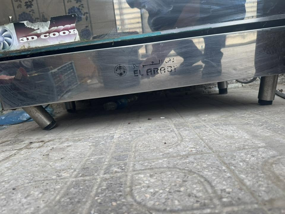 السلام عليكم. طباخ للبيع اسمه LGالعربي خمس عيون 
وبي نقوصات رجل +فراره مال فرن  سعره 120الف وبي مجال الجوه مكاني بغداد حي الجهاد  *********** لايوجد توصيل
