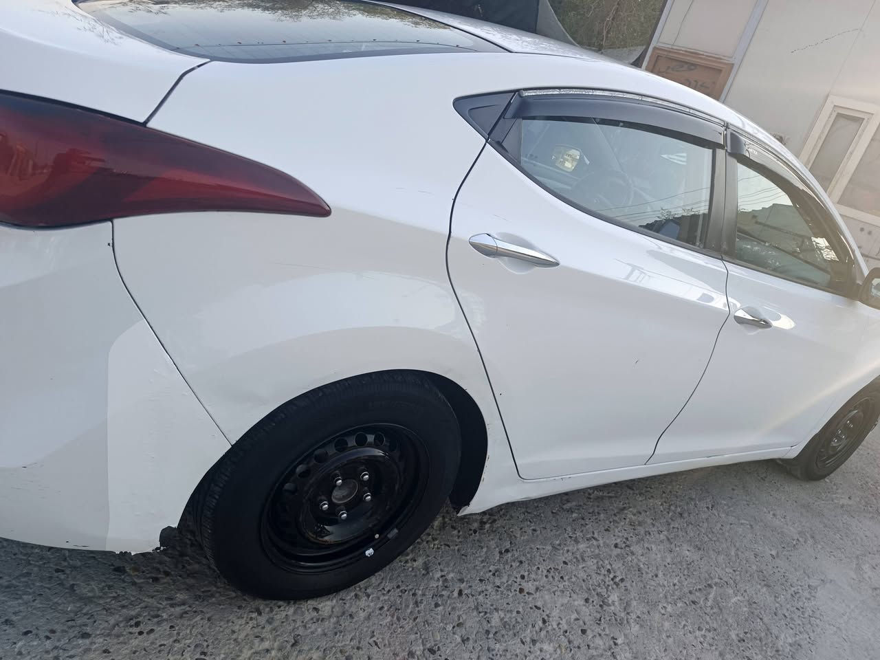 النترا موديل ٢٠١٥ مكينه ١٨٠٠ دوش
كير مكينه تبريد خير من الله حداديه بس الخلفيه معتازه شي قليل صدر امامي جديد 
بيهه صبغات تجي وشوف وبيك خير وتدلل 
السياره بسمي هزه جديده سنويه لشهر سادس ٢٠٢٧
مداور ثاني يوم 
السعر ١٠٥ وبيها مجال قليل 
للاستفسار اتصل وبيك خير وتدلل 
***********
