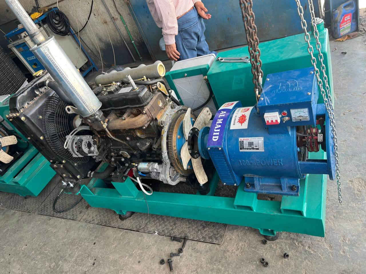 السلام عليكم 
مولدة دايو اربعه بستم 
30 Kv
تنطي 100 امبير 
تصرف بالساعة 2 لتر اذا فول حمل 
بيها جهاز اطفاء وتشتغل اوتو 
المولدة استخدام شخصي نضيفة كلش وكفالة من الكص والتبخير 
سبب البيع اشتريت مولدة اكبر  
للاستفسار الاتصال على الرقم *********** 
او المراسلة خاص
