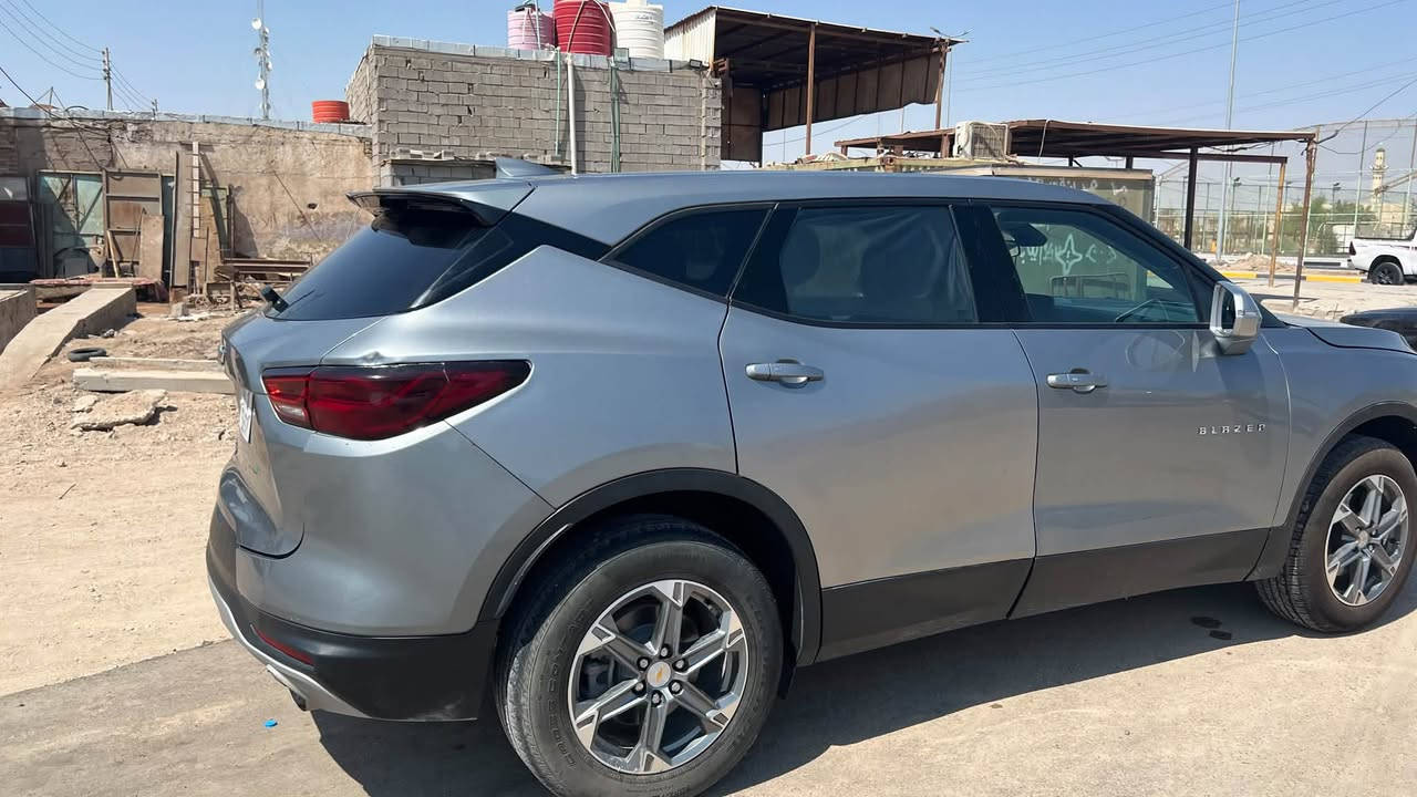 الفئة  فور ويل
الموديل: 2023
•المكينة 2000 تيربو
((الوارد: امريكي
الممشى: 77k
الارقام: بصره بسمي 
٧ الموقع: بصره
‼️السونار مرفوق بلمنشور 

المواصفات:✍🏻
•فورويل
• كاميرا خلفية
• مثبت سرعة
• رادار امامي تحذير
•تحديد مسار
•تحكمات ستيرن
•ماوس انظمة قيادة
•شاشة كار بلي 
• هاند بريك كهرباء
• تبريد خلفي مع منفذ شحن
• اربع ابواب بصمة
• منافذ شحن امامي
• مانع انزلاق
•اناره LED
•الناره تصعد وتنزل حسب الشارع 
•حساس طرق واناره العالي 
•تبريد ❄️
•رادار تصادم 🏎️

📞للاستفسار:***********
