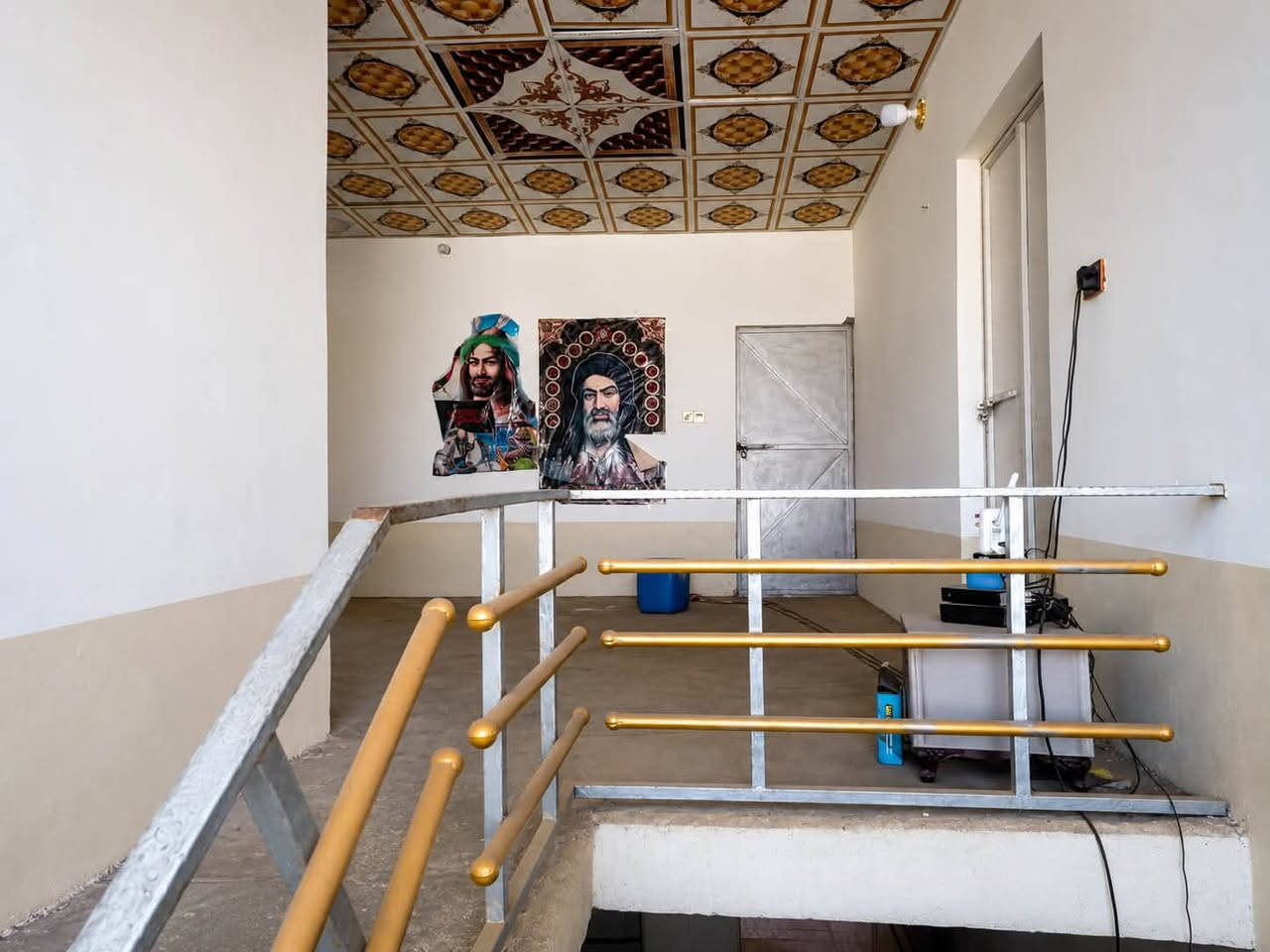 🏠 للبيع بيت طابقين سكني مميز – فرصة ممتازة للسكن والاستثمار
📍 الموقع: خلف مستشفى الإمام علي (ع) – خلف أسواق ماما اشتريلي.

🔹 البيت يتكون من طابقين

🔹 الطابق الأول: غرفة + صالة + مطبخ + حمام، مع أرضيات سيراميك.

🔹 الطابق الثاني: غرفة + صالة +،

🔹 البيت مرتب ومناسب للسكن العائلي.

🔹 موقع مميز وقريب من الخدمات والأسواق والمستشفى.

💰 السعر: يحدد عند التواصل والاستفسار.

📞 للاستفسار والتواصل:

***********

***********
