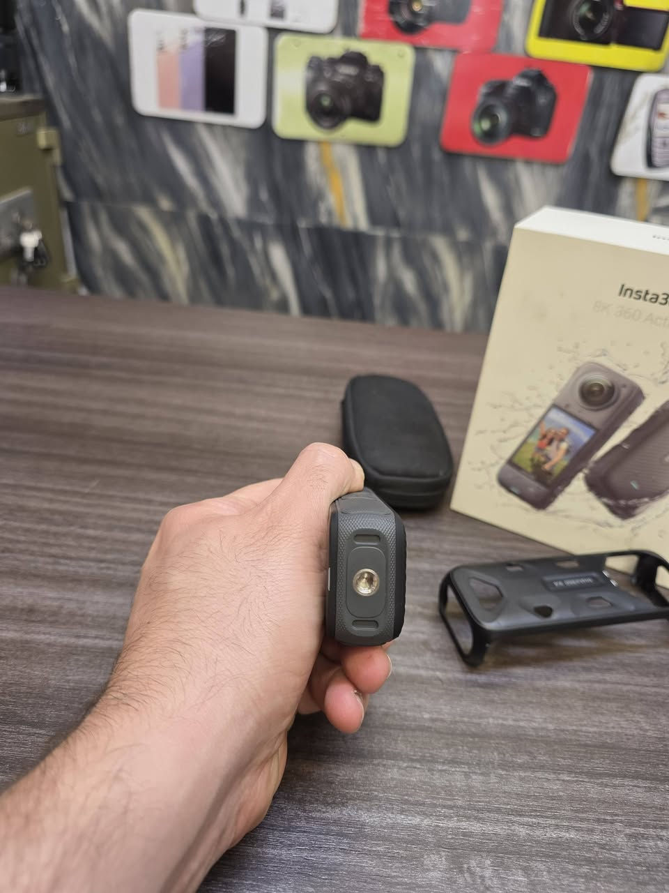 كاميرا Insta360 X4فديو 
  بدقة 8K لتصوير زاوية 360 درجة
  نضافه 99% مكفوله السعر 525 الف 

   موقع المحل بغداد باب الشرقي يتوفر
 التوصيل لكل العراق ***********  
   بغداد ماركت للكاميرات الاحترافيه
