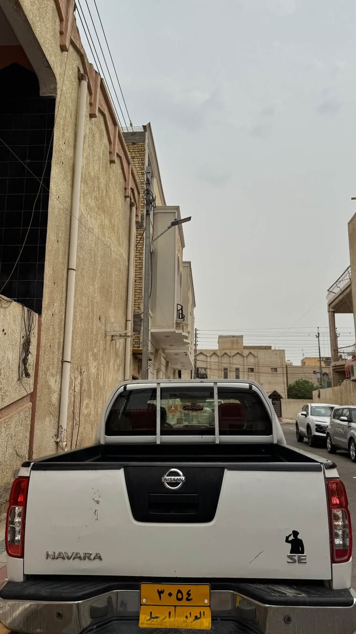 السلام عليكم 
نيفارا ٢٠١٤ سيارة نضيفة فقط  تجديد سنوية وكمبريسر تبريد سيارة مكينه وكير مال شركة غرفه نضيفه صاحب سيارة بأربيل أريدها ب ١١٨ للاستفسار ***********
