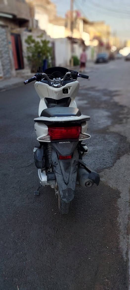 PCX الجيل الثاني
الدراجه طافيه 
للاستفسار اكثر الاتصال بالرقم 
***********
السعر ٩٠٠ وبيهة مجال بسيط
