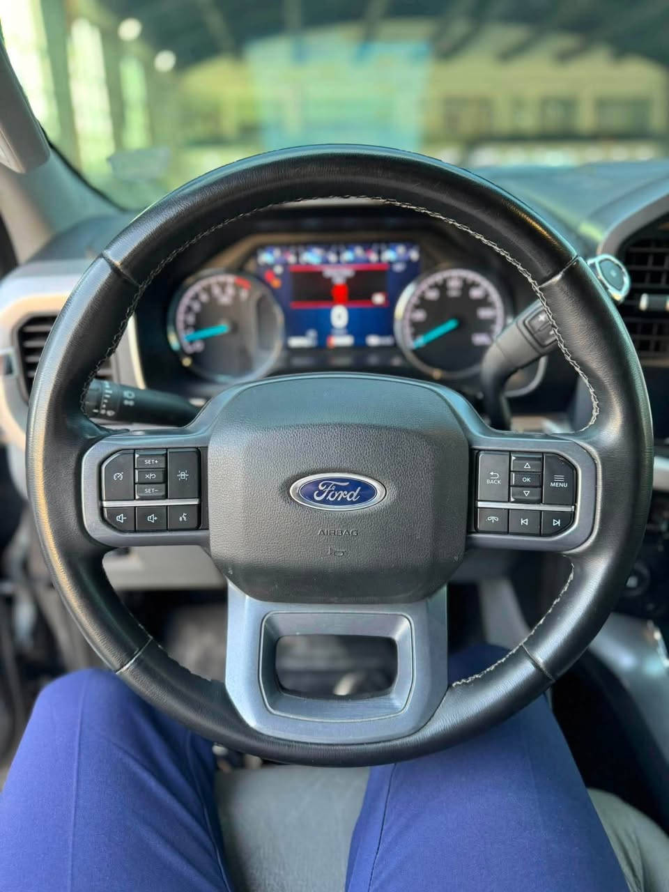 للبيع فقط — بدون مراوس 🚨
🚘 فورد F-150 موديل 2023
🇺🇸 وارد أمريكي
⚙️ محرك 2.7 تربو بنزين
⭐ مواصفات XLT

🔹 بصمة
🔹 تشغيل بصمة
🔹 جلد
🔹 شاشة كبيرة
🔹 وباقي المواصفات معروفة

📍 ماشي: ٣٨ ألف ميل فقط
📍 بجم كبس
📍 بدون إيرباك
📍 فقط تبديل الصندوق بلادي
📍 رقم الشاصي مرفق مع الصور
📍 رقم سليمانية باسمي

💰 السعر:   3  دفاتر — ومجال 

📍 مكان السيارة:  ديالى - خانقين - معرض الحاج اركان ويس

📞 للاستفسار أكثر:
***********
