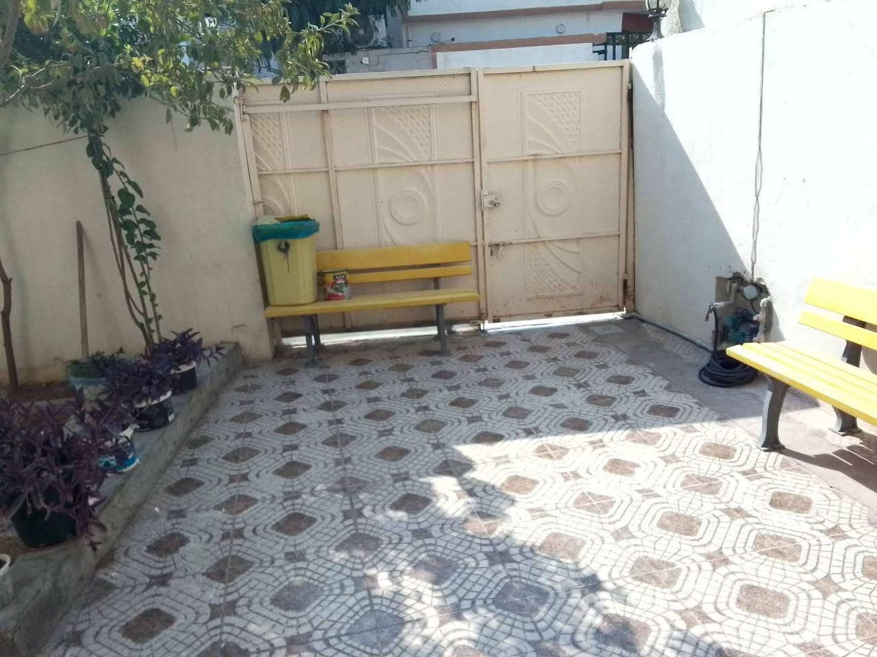 🏡 إعلان رقم (2333) 
 دار زراعي للبيع في كركوك

🔥 فرصة مميزة للسكن والاستثمار!

📐 المساحة: 200م²🏠 طابق واحد
📍 الموقع: قرب جامعة كركوك وعلوة المخضر الجديدة
💰 السعر: 115 مليون وقابل للتفاوض

✨ مكونات الدار:🚗 كراج🛋️ استقبال🏠 هول🍳 مطبخ🛏️ غرفتان نوم🚿 صحيات

📞 للاستفسار والاتصال:
***********
***********
***********

📍 عنوان المكتب:مكتب هبة للعقارات في كركوك 
سايدين المواد الغذائية – حي الواسطيقرب مول حجي زياد ومقابل صيدلية ضحى عدنان

🏘️ نستقبل جميع عروضكم السكنية والتجارية في كركوكبيع • شراء • إيجار

#كركوك #عقارات_كركوك #دار_للبيع #دار_زراعي #جامعة_كركوك #حي_الواسطي #مكتب_هبة_للعقارات
