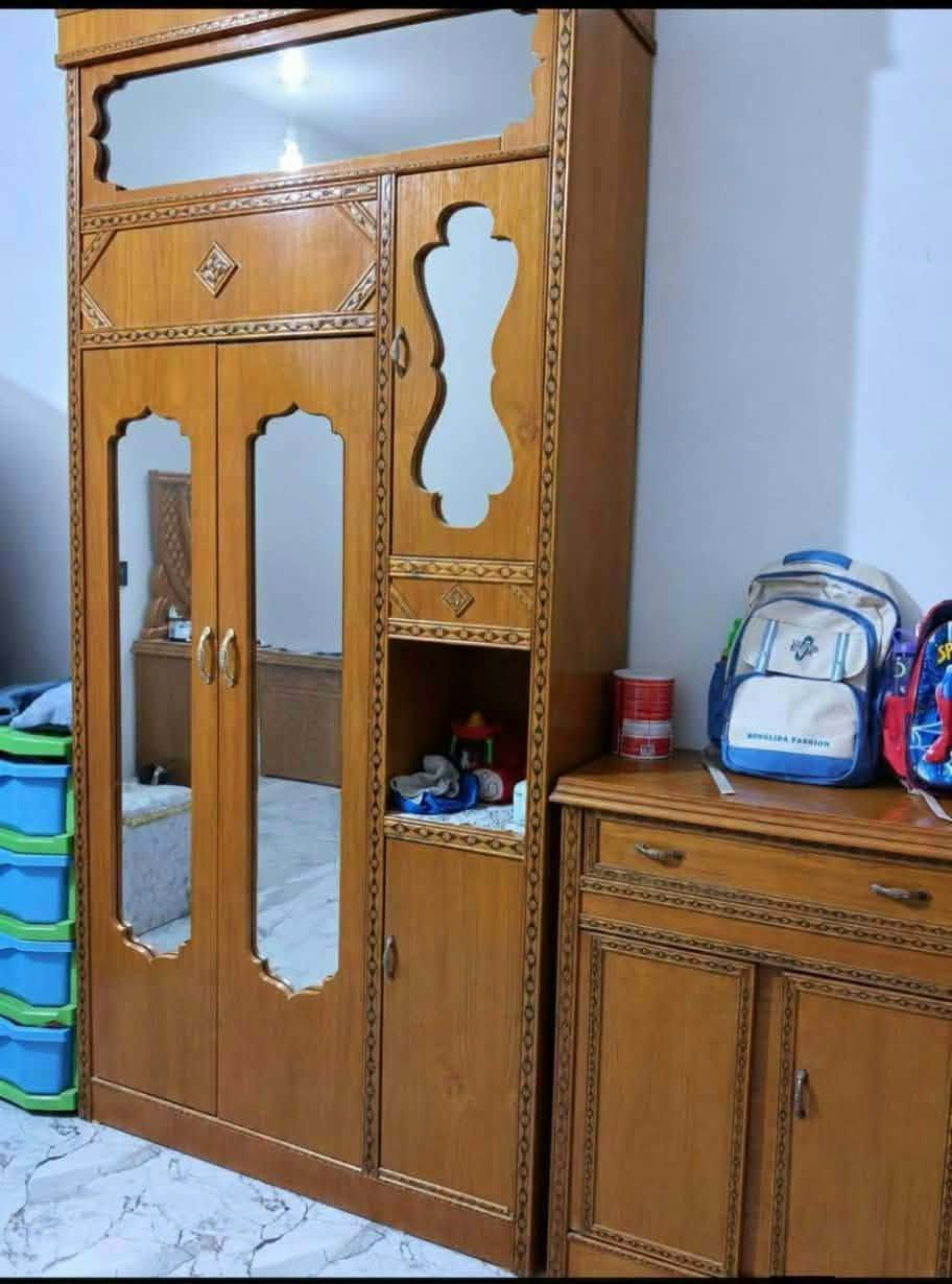 غرفة نوم • ٥قطع • ميز مراية