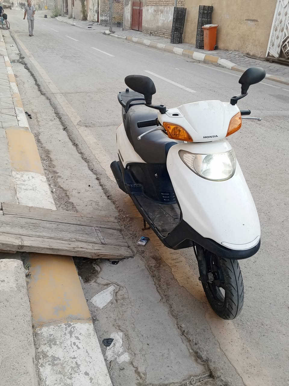 السلام عليكم دراجه سبيسي ياباني دراجه جاهزه سلف هندر كهربائيات ستانين قفل جنطه     السعر ٥٥٠ وبيها مجال كوت حي الجهاد ***********
