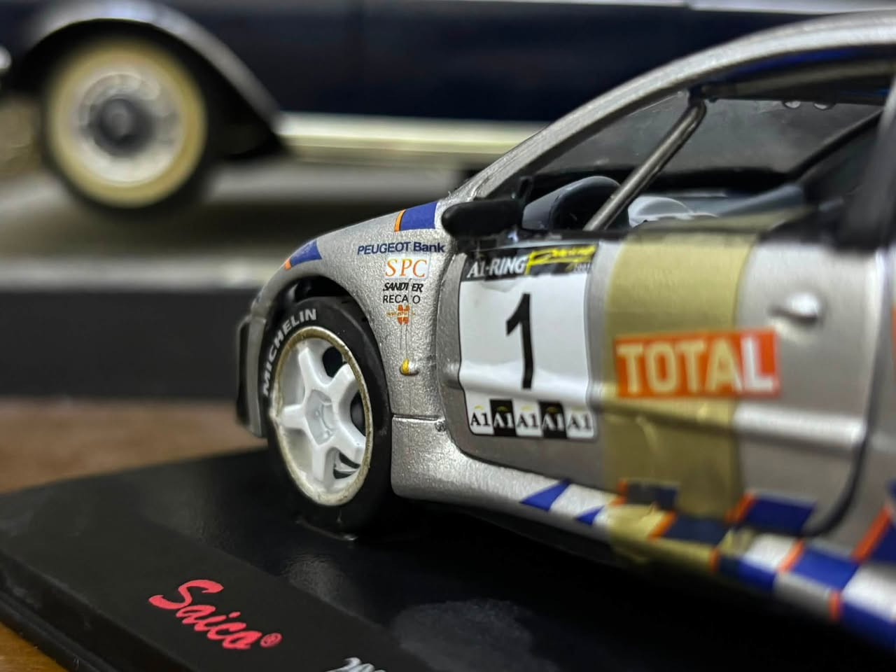 2001 Peugeot 206 Rally
 
.
.
.

أنتجت هذه القطعة بواسطة شركة Saica 

12cm

السعر  21 الف 

تواصل على الرقم ***********
