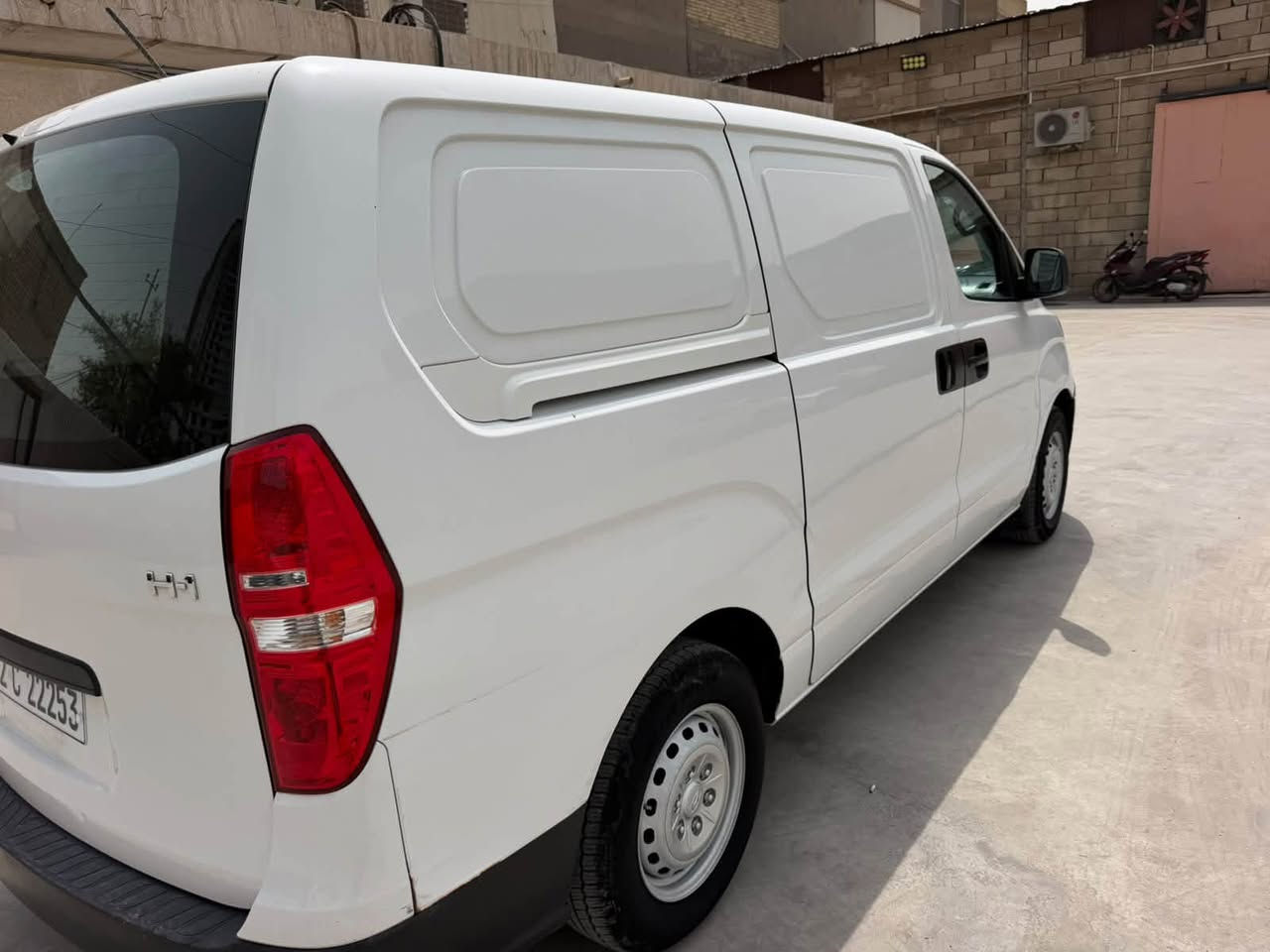 السلام عليكم
🚐 ستاركس للبيع موديل 2021

• كاز ⛽
• ماشية 107 ألف
• السيارة ما بيها أي ضربة مجرد طخات بسيطة 
• صدر جديد
• التبريد شغال ❄️
• السيارة كاملة من كلشي
• سنوية ورقم جديد
• تحويل ثاني يوم
• الفحص بيدك، تعال شوفها وافحصها بنفسك 🔍

💰 السعر: 2000$ وقابل للتفاوض بشكل بسيط

📍 المكان: بغداد – الستفار
📞 للاتصال: ***********
