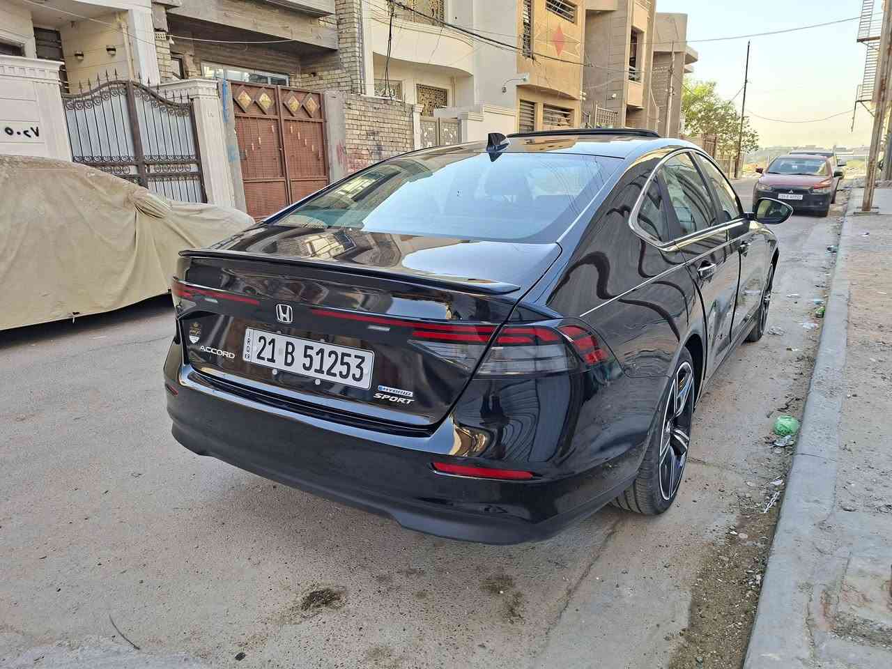 للبيع هوندا اكورد سبورت هايبرد موديل ٢٥ ماشيه ٨٧٠٠ مايل قابل للزياده معروفه مواصفاتها محرك ٢٠٠٠ هايبرد حادثها تبديل بنيد فقط وبارد بالجاملغ الايسر الامامي كفاله شواصي ولغود طاك ايرباك الاستيرن والبرده راجع سستم رقم سليمانيه بسمي سعرها ١٩٣ ورقه وبي مجال مكاني موجوده بغداد للتواصل ***********@  بي واتساب
