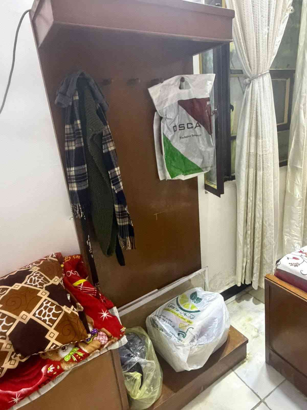 غرفه اخشاب صاج نظيفه وثقيله الكنتور ست ابواب السعر ٤٢٥ الف بغداد الحسينية بالبدايه للإستفسار***********
